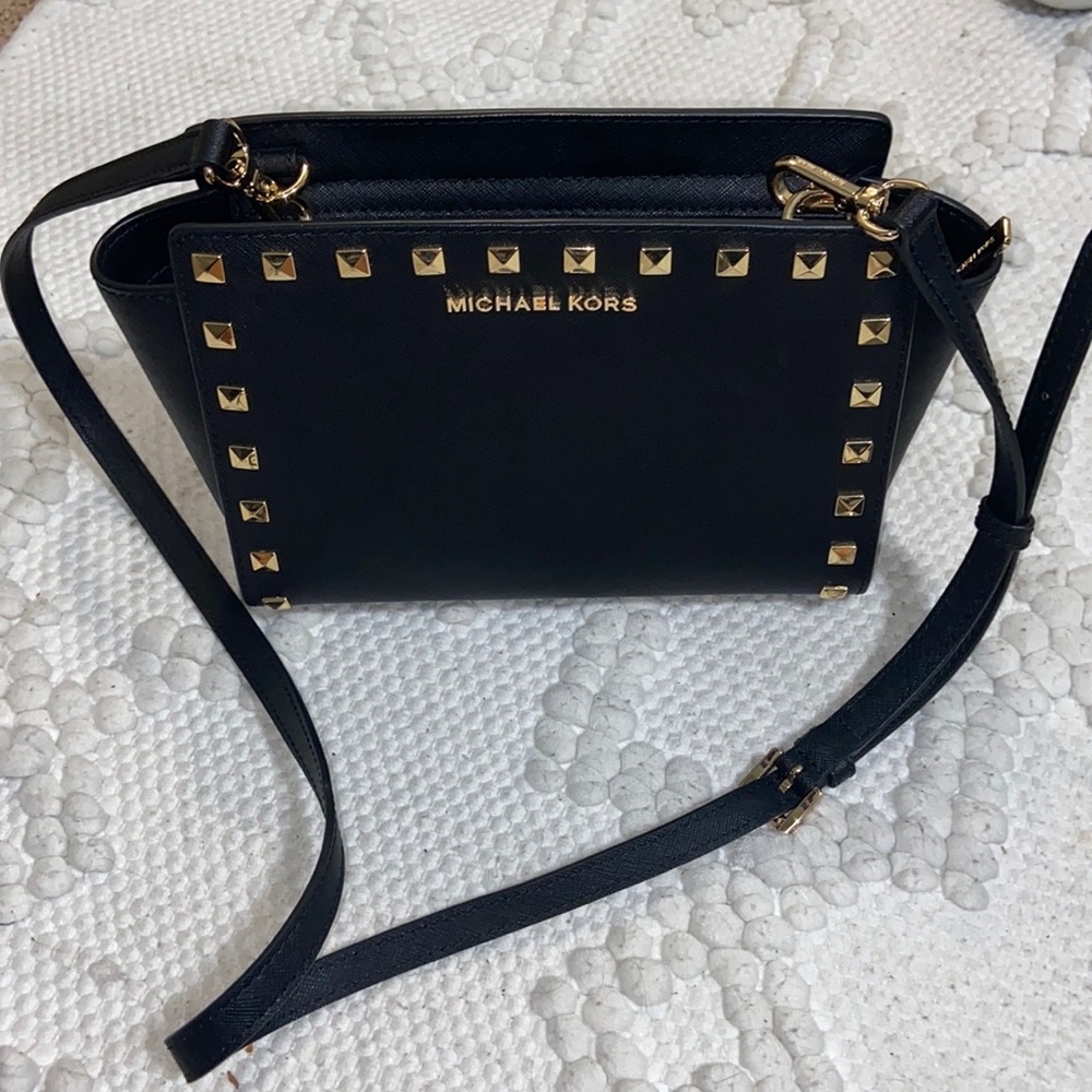 Black Michael Kors crossbody